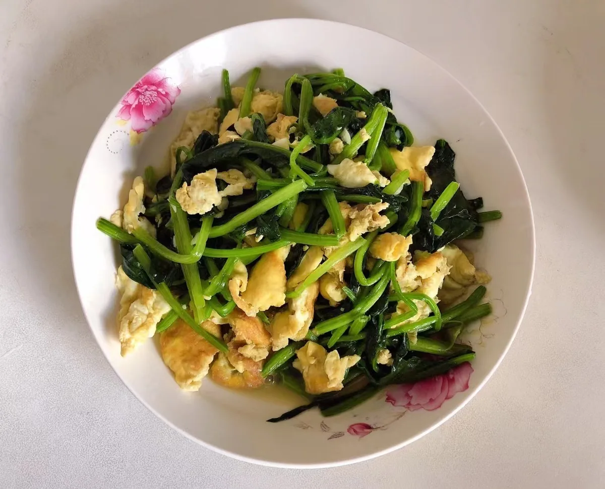 菠菜炒鸡蛋
