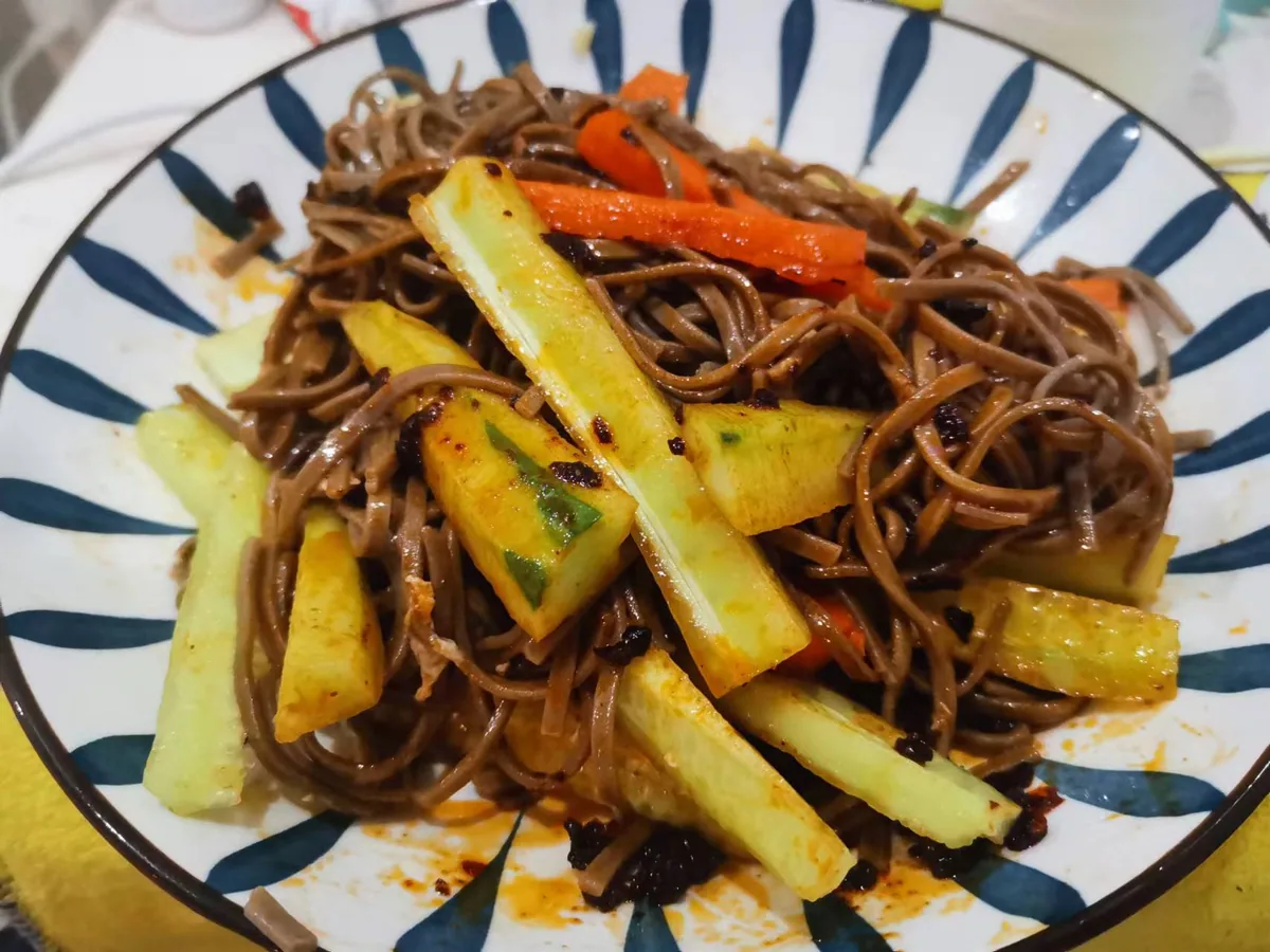 酱拌荞麦面